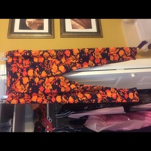 LuLaRoe Tall and Curvy Patterned Leggings
